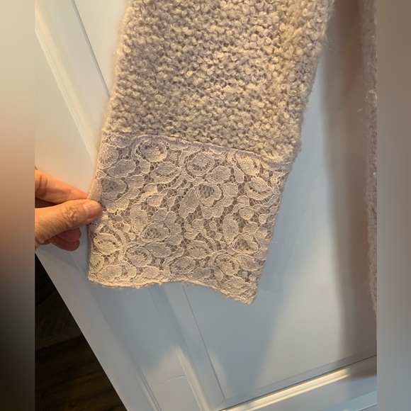 Chico’s Pink Boucle’ Sweater with Lace Trim Size 1 - Picture 8 of 10